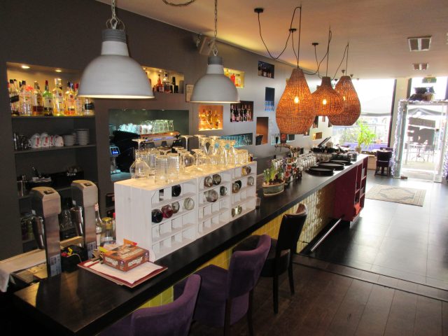 Lange werkbare bar.