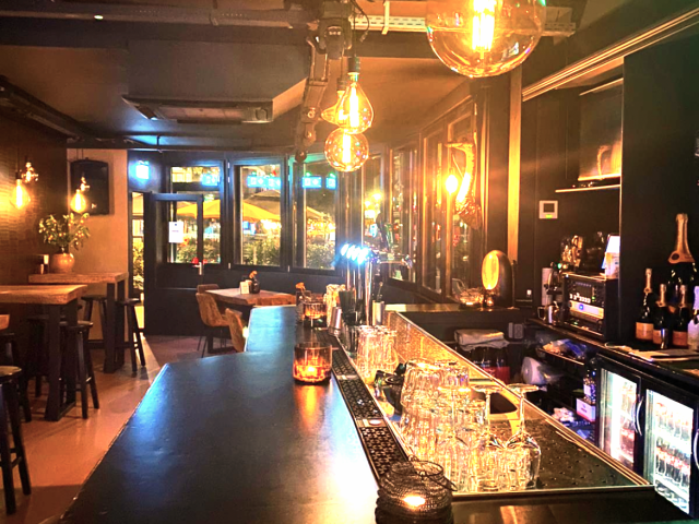 Café interieur bar
